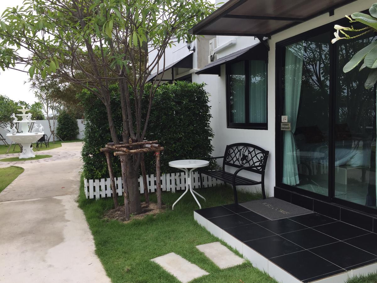 Loft Caravan Resort Haad Chao Samran Exterior foto
