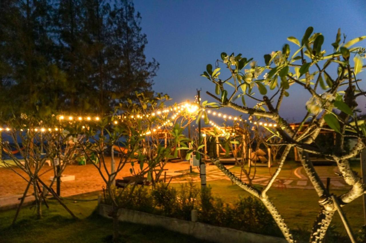 Loft Caravan Resort Haad Chao Samran Exterior foto